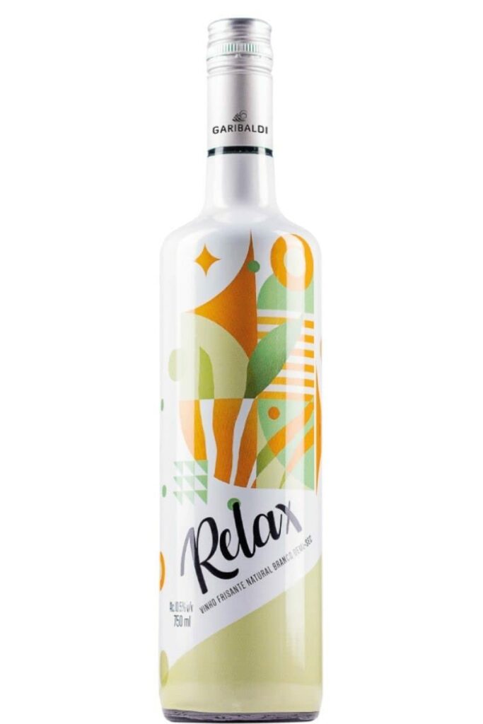 Vinho Frisante Relax Branco Demi-Sec Garibaldi 750ml
